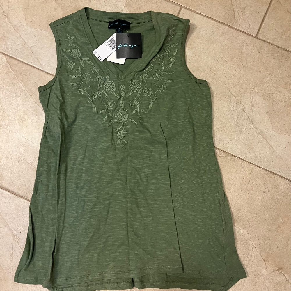 Faith & Zoe sleeveless top